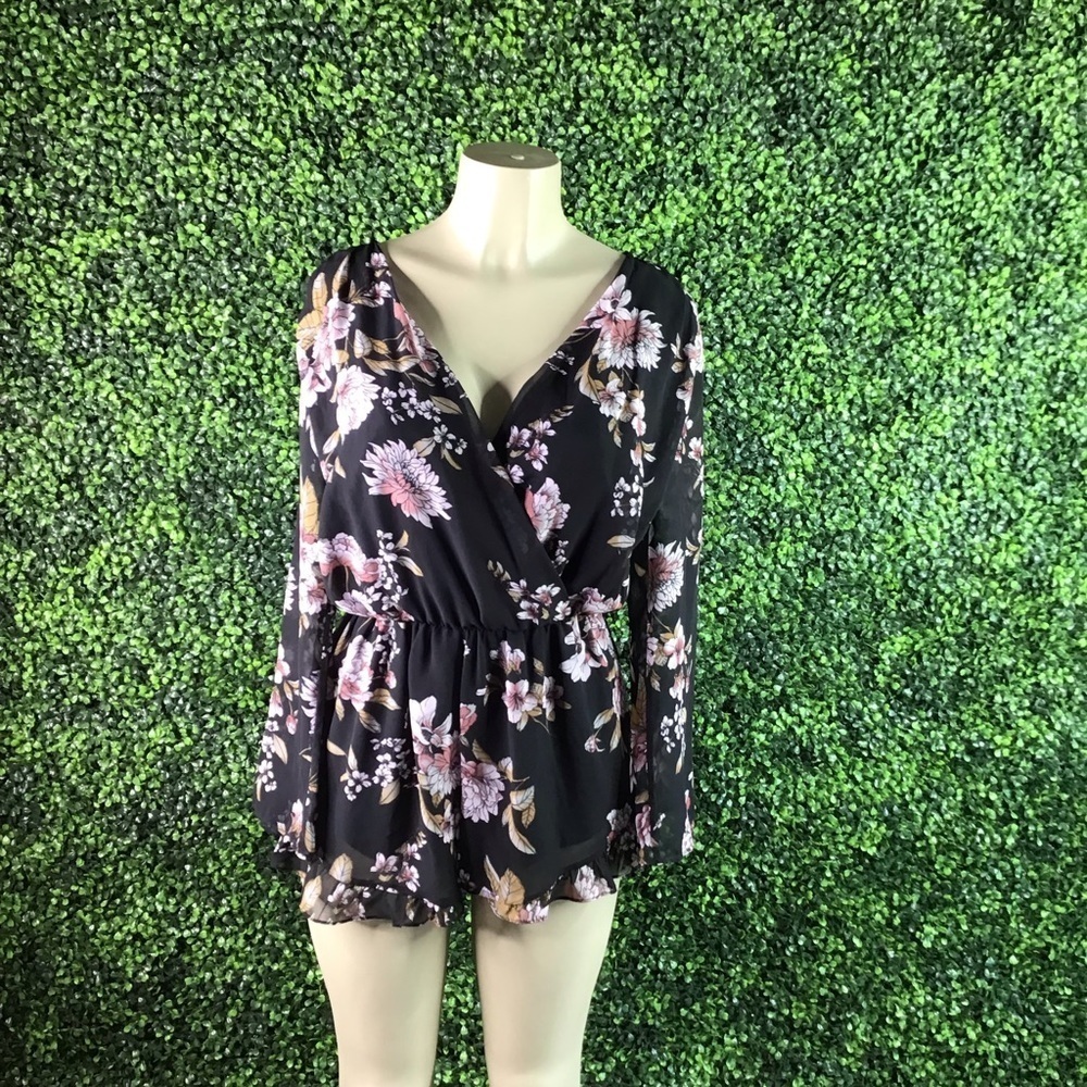 Sheer back‎ floral long sleeve romper